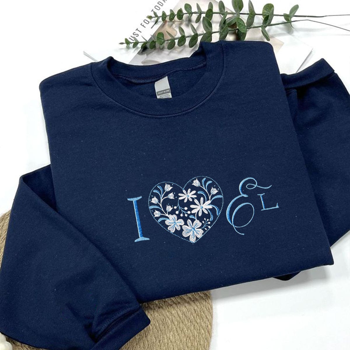 Floral Embroidery T-shirt/Sweatshirt/Hoodie with Customizable Pattern on Cuffs and Customizable Position on Chest