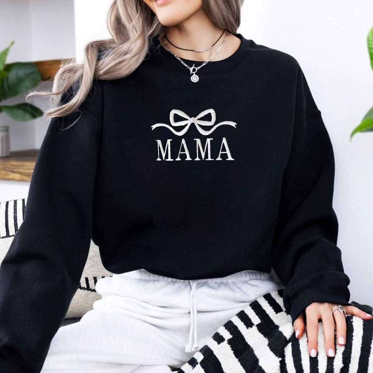 Bow Embroidery T-shirt/Sweatshirt/Hoodie with Customizable Cuff Patterns and Chest Positions