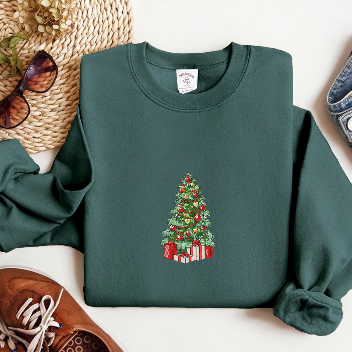 Minimalist Trendy Christmas Tree Embroidery Hoodie | Stylish and Comfortable Fall T-shirt/Sweatshirt | Designed for European & American Markets, Celebrate the Holiday Spirit with Modern Fashion